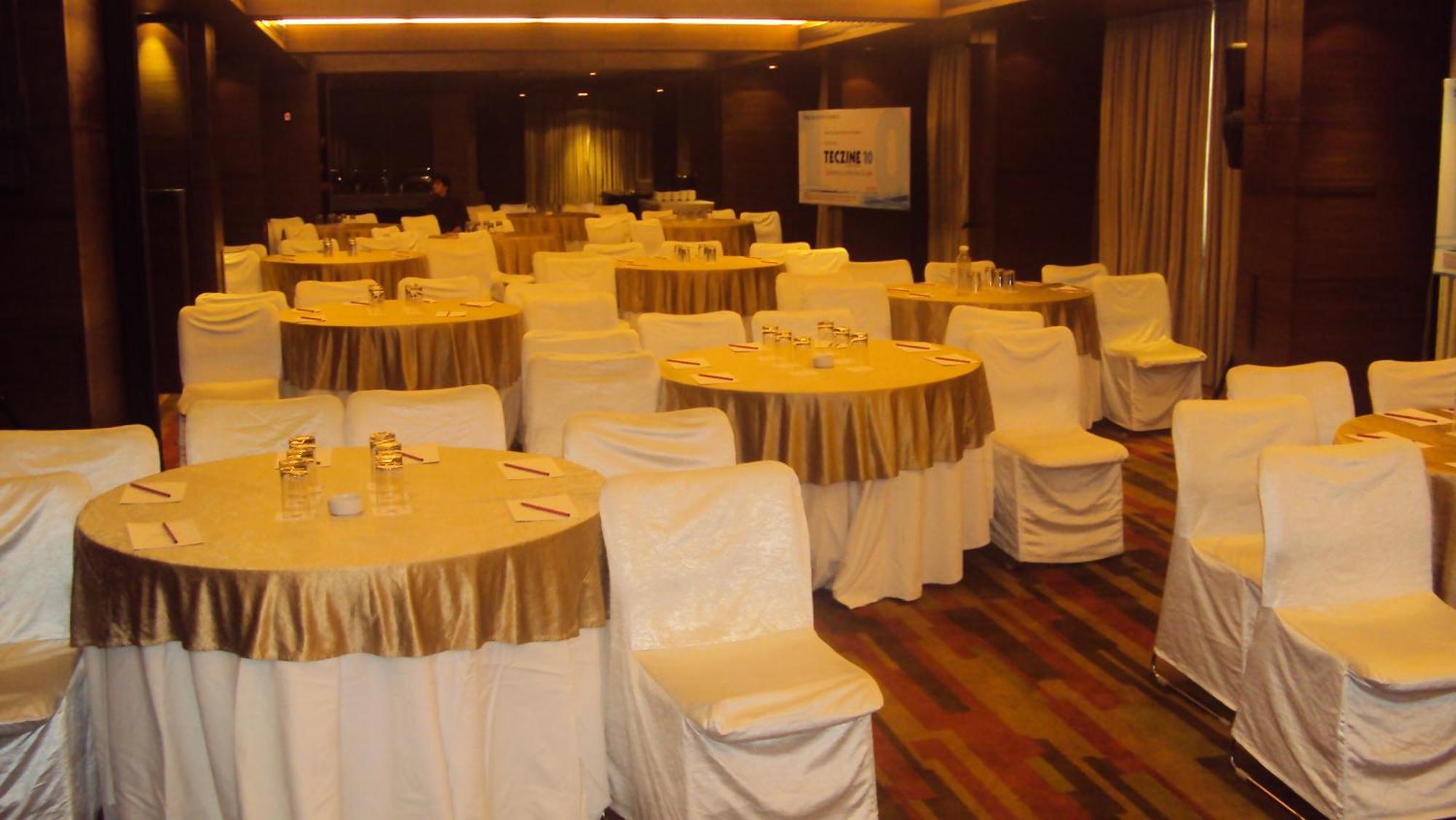 Four Points By Sheraton Ahmedabad Extérieur photo
