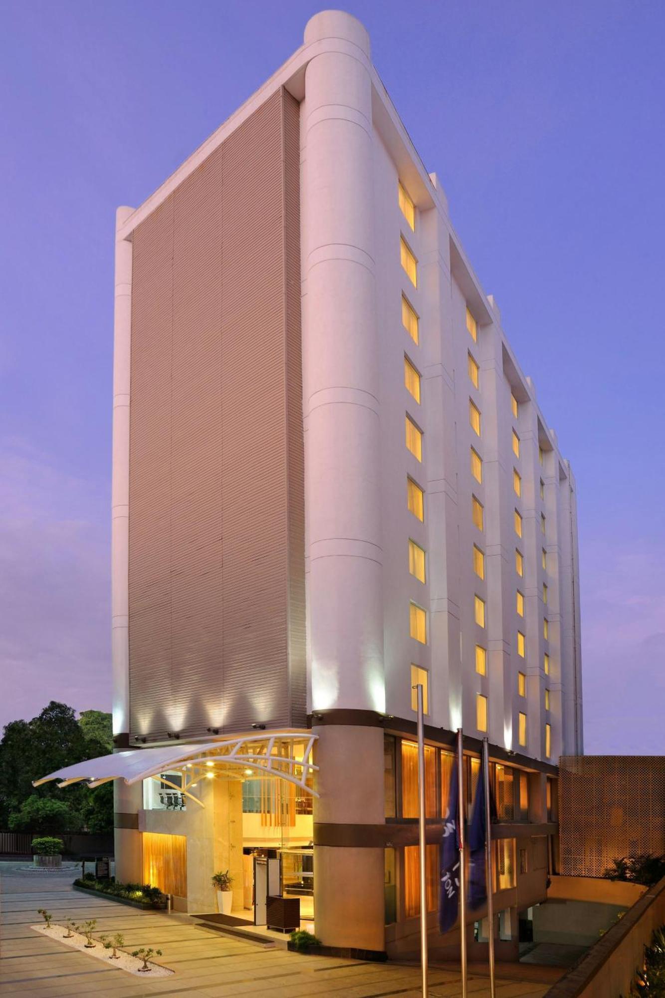 Four Points By Sheraton Ahmedabad Extérieur photo